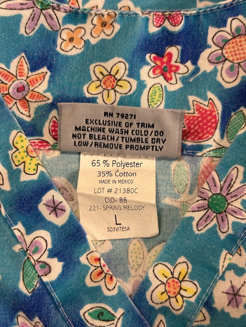 Spectrum Floral Blue Short-Sleeve Scrub Top Size Large - Picture 4 of 4